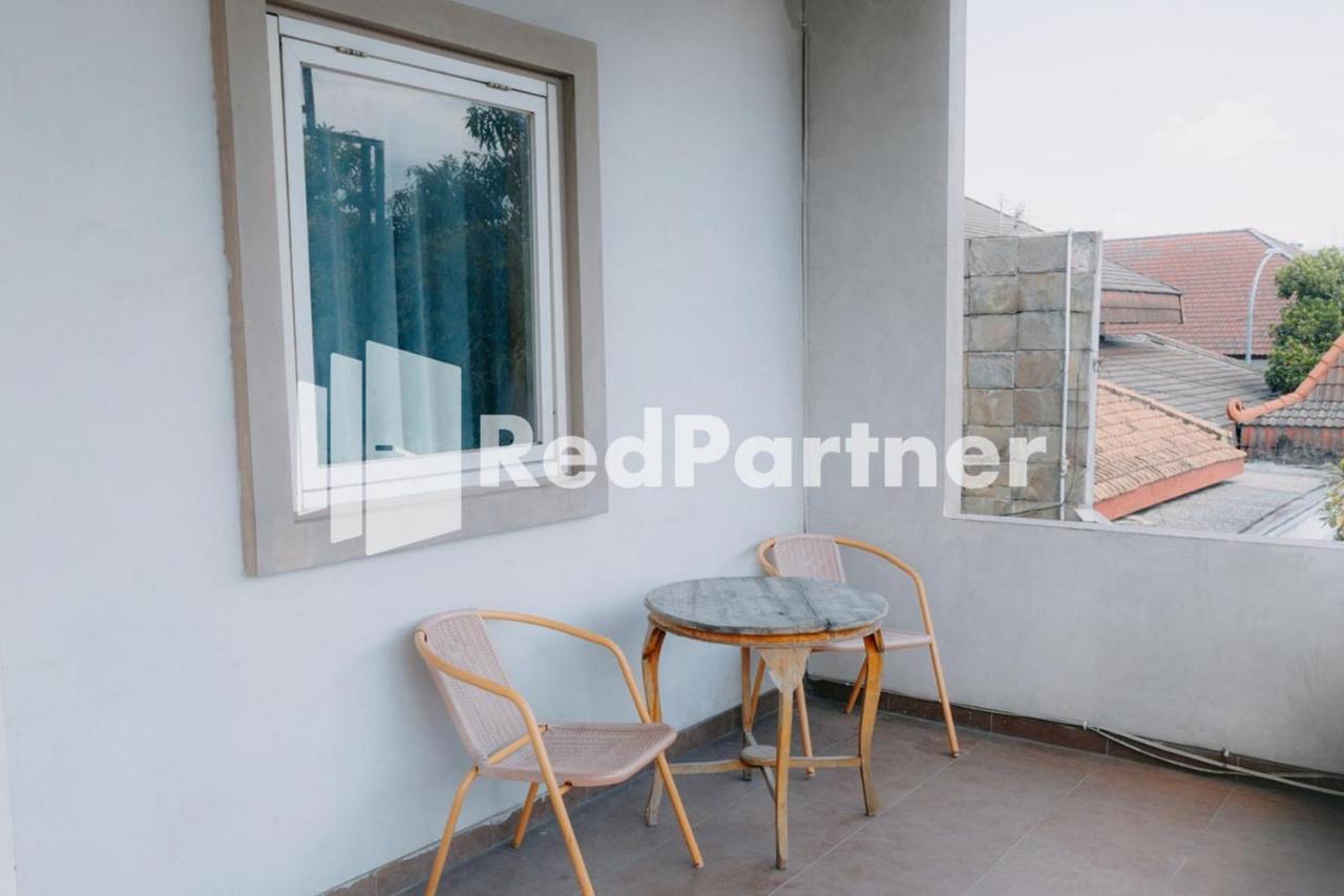 We Stay Residence Redpartner Сурабая Екстер'єр фото