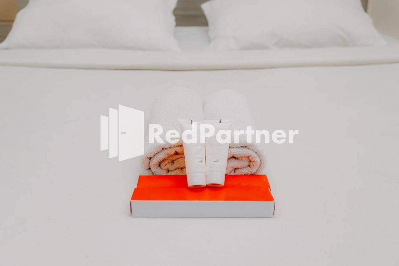 We Stay Residence Redpartner Сурабая Екстер'єр фото